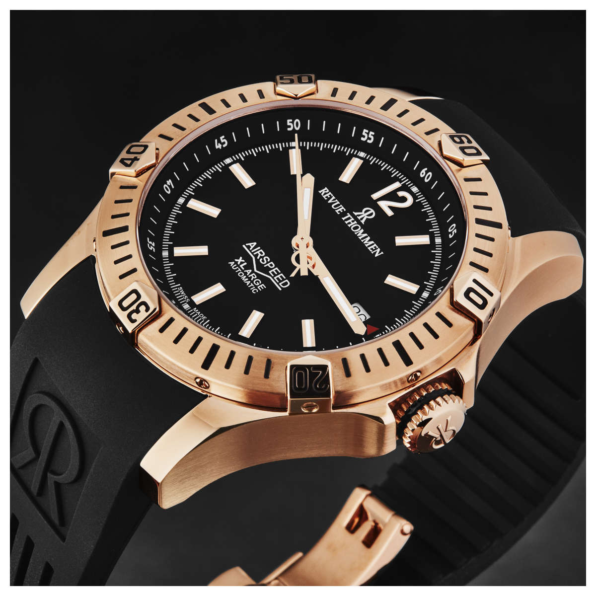 Revue Thommen Airspeed 16070.4667 4 Mặt trái đồng hồ Revue Thommen Airspeed 16070.4667 chính hãng