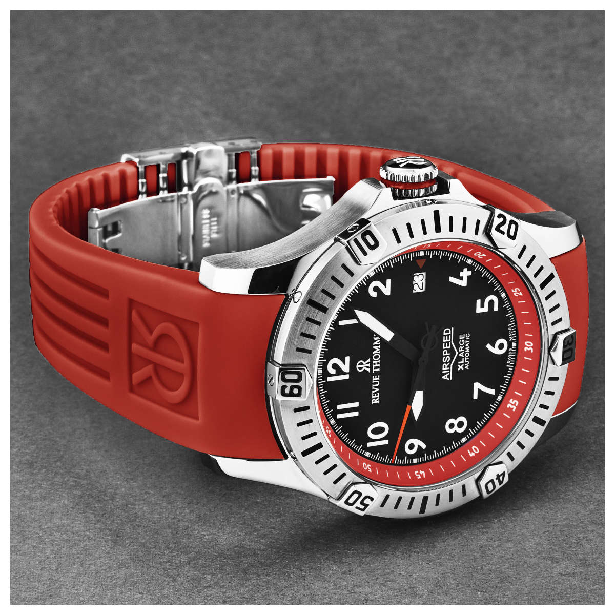 Revue Thommen Air speed 16070.4736 3 Mặt sau đồng hồ Revue Thommen Air speed 16070.4736 chính hãng