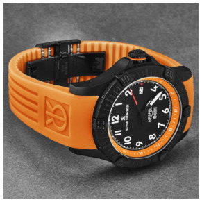 Mặt sau đồng hồ Revue Thommen Air speed 16070.4779 chính hãng