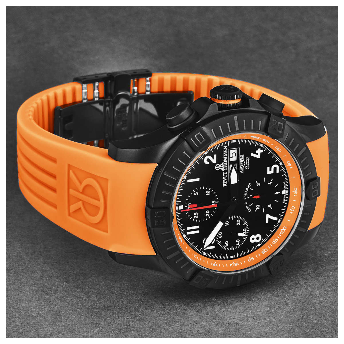 Revue Thommen Air speed 16071.6779 2 Mặt bên đồng hồ Revue Thommen Air speed 16071.6779 chính hãng