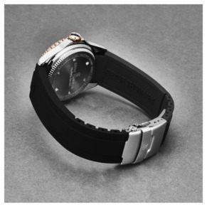 Mặt sau đồng hồ Revue Thommen Diver 17571.2855 chính hãng