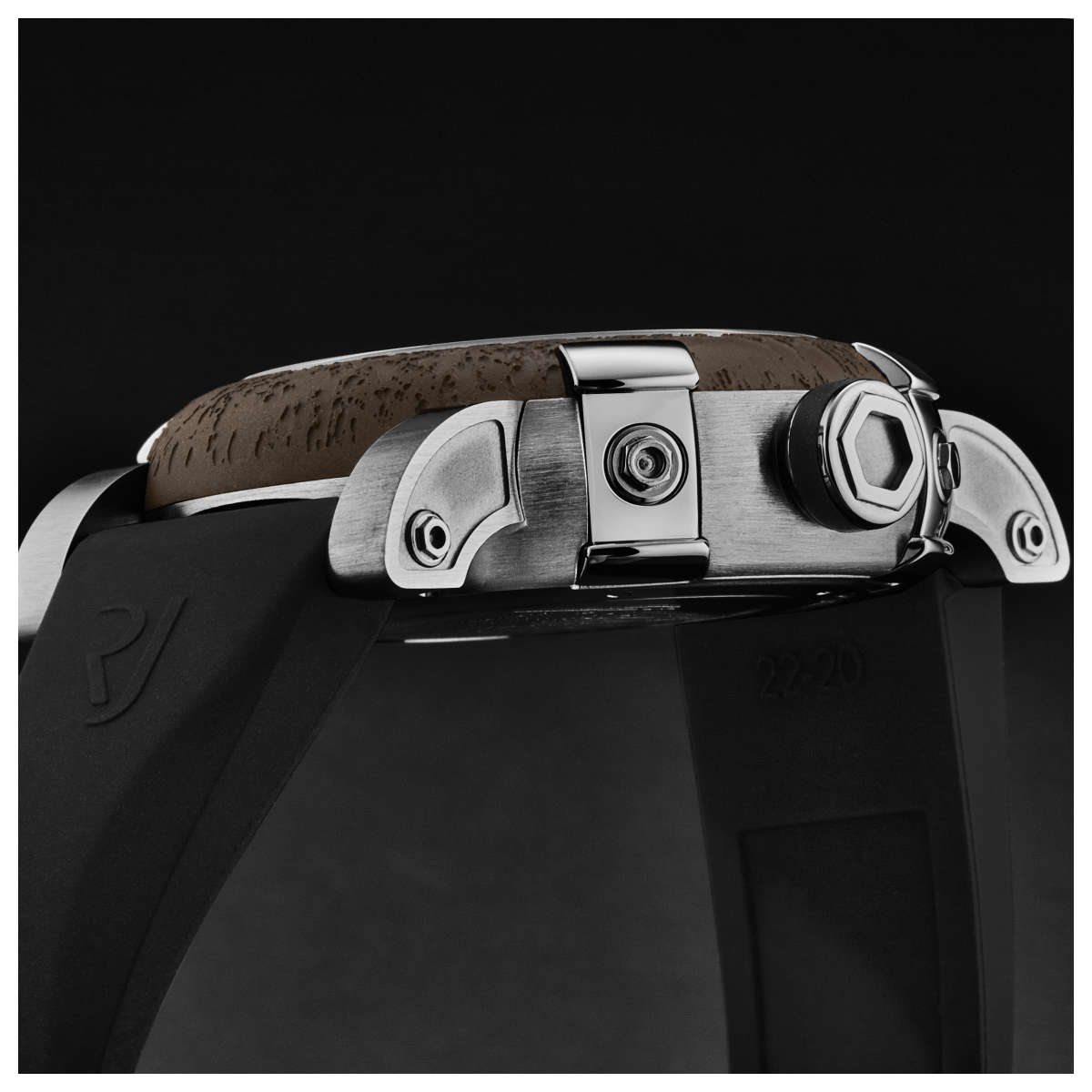 Romain Jerome Titanic RJTIAU.203.10 2 Mặt bên đồng hồ Romain Jerome Titanic RJTIAU.203.10 chính hãng